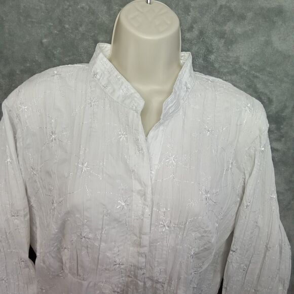 Unbranded Womens Medium White 3/sleeve‎ Buton Up Blouse Floral - Picture 2 of 16